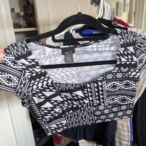 Rue21 Black and White Geometric Women's Top